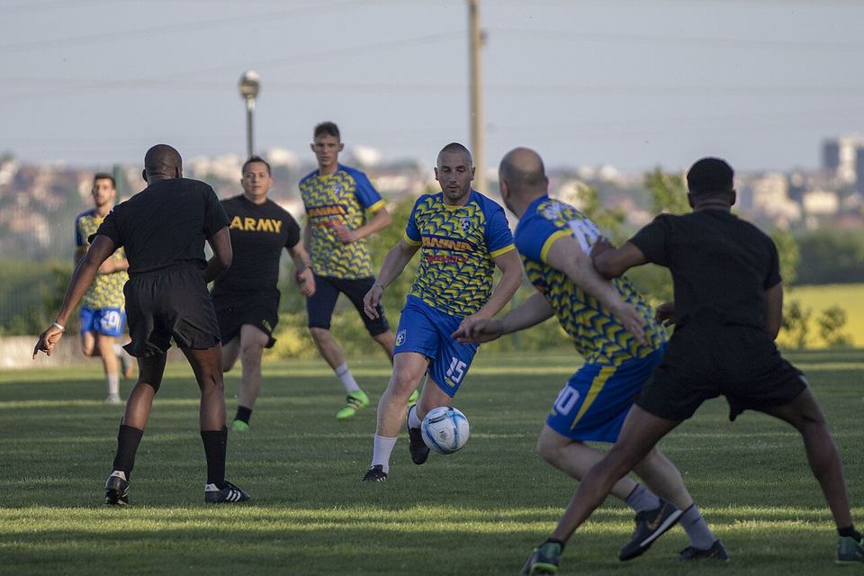 乐动足球关于我们 · 体育赛事资讯平台